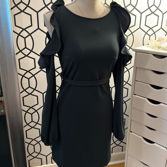 Romeo & Juliet Couture Dresses & Skirts - Hunter green dress